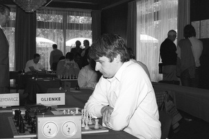 Dr. Manfred Glienke