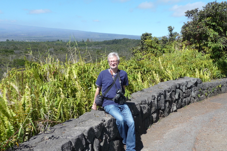 Aussichtspunkt am Kilauea Krater P1030855.JPG