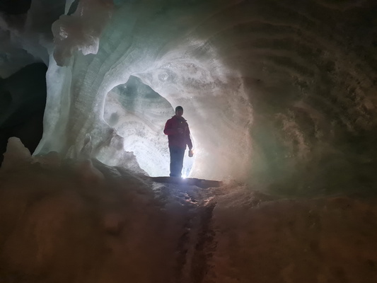 In der Eisriesenwelt