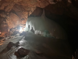 In der Eisriesenwelt